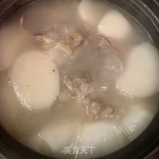 白萝卜煲干鱿龙骨汤的做法步骤：8