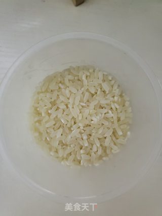 皮蛋肠仔粥的做法步骤：1