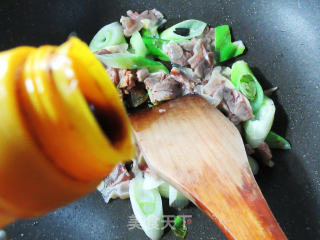 大葱炒羊肉的做法步骤：6