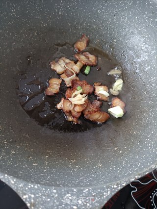 羊肚菌白菜炒腊肉的做法步骤：8