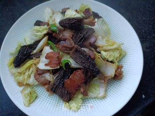 羊肚菌白菜炒腊肉的做法步骤：12