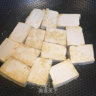 蒜香鸡蛋煎豆腐的做法步骤：3