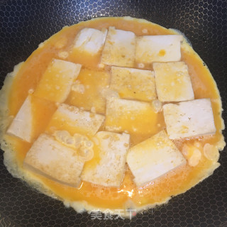 蒜香鸡蛋煎豆腐的做法步骤：4