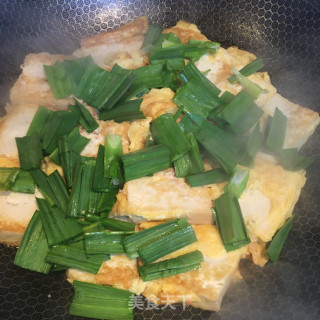 蒜香鸡蛋煎豆腐的做法步骤：8