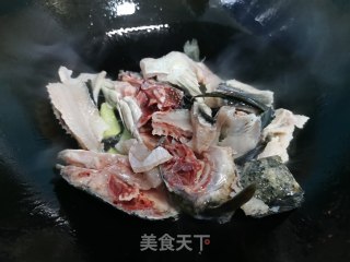 黑鱼平菇汤的做法步骤：2