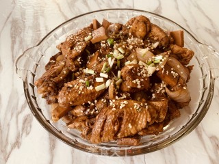 火麻仁鸡翅大虾焖“双豆＂的做法步骤：3