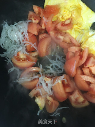 银鱼西红柿炒鸡蛋的做法步骤：5
