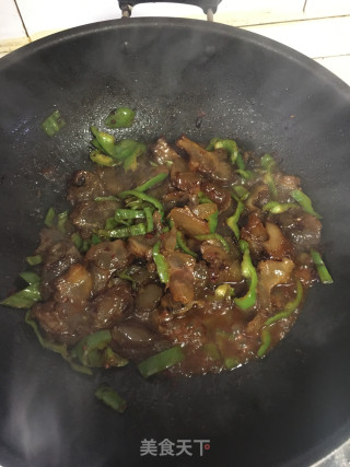 豆豉牛筋炒青椒的做法步骤：7