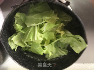 包菜虾皮汤的做法步骤：3