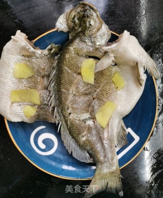 清蒸鲈鱼的做法步骤：4