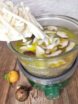 菌菇鸡汤的做法步骤：5