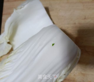 醋溜白菜的做法步骤：1
