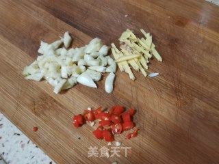 清炒芥兰的做法步骤：2