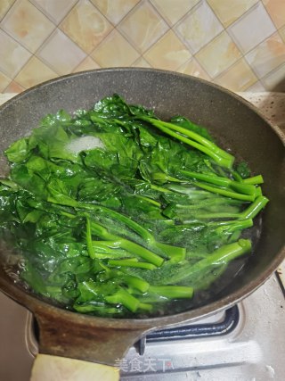 清炒芥兰的做法步骤：5