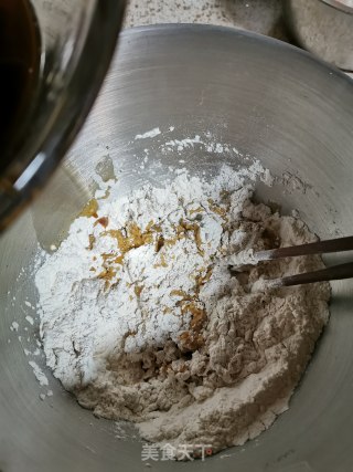 红糖馒头的做法步骤：2
