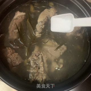 龙骨煲石橄榄汤的做法步骤：7