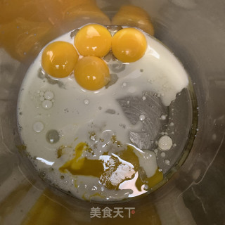 抹茶戚风蛋糕的做法步骤：2