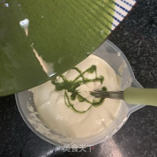 抹茶酸奶慕斯蛋糕的做法步骤：16
