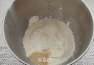 奶酪金钱面包的做法步骤：2