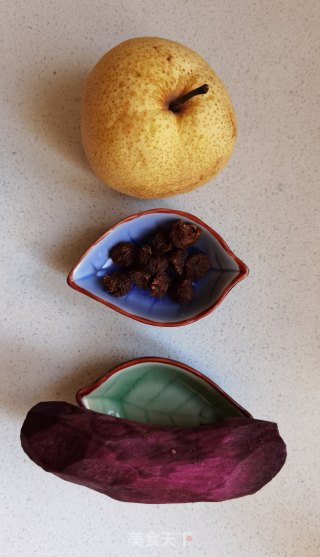 紫薯雪梨桂圆糖水的做法步骤：1