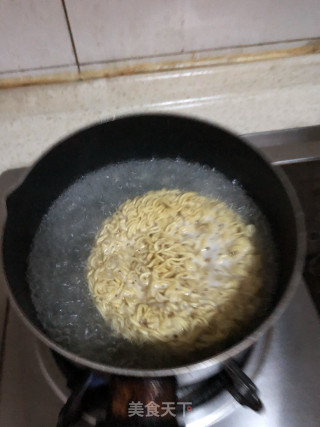 泡椒拉面的做法步骤：1