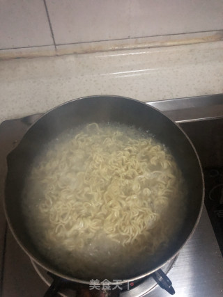 泡椒拉面的做法步骤：2