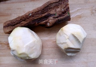 芋头蒸双腊的做法步骤：1