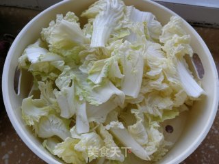 白菜炖豆腐肉圆的做法步骤：2