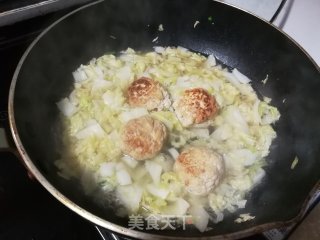 白菜炖豆腐肉圆的做法步骤：5