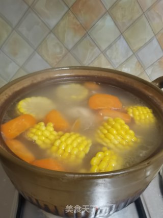 胡萝卜马蹄玉米排骨汤的做法步骤：6