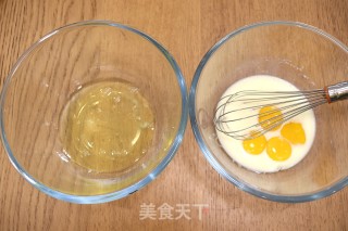 红豆沙戚风蛋糕卷的做法步骤：5