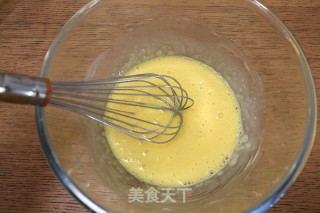 红豆沙戚风蛋糕卷的做法步骤：6