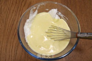 红豆沙戚风蛋糕卷的做法步骤：11