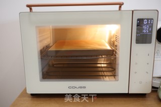 红豆沙戚风蛋糕卷的做法步骤：14