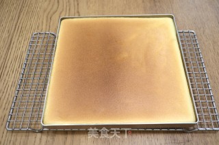 红豆沙戚风蛋糕卷的做法步骤：15