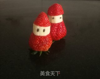 草莓香蕉圣诞老人的做法步骤：6