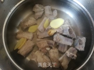 虫草花松茸排骨汤的做法步骤：7