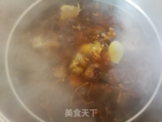 虫草花松茸排骨汤的做法步骤：10