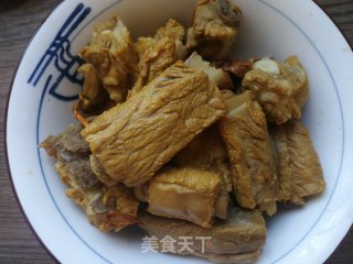 芹菜笋干炖排骨的做法步骤：3