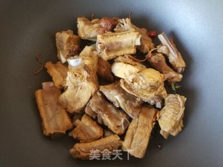 芹菜笋干炖排骨的做法步骤：6