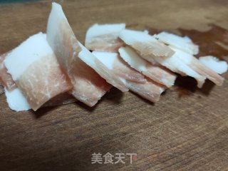 平菇木耳炒肉片的做法步骤：1