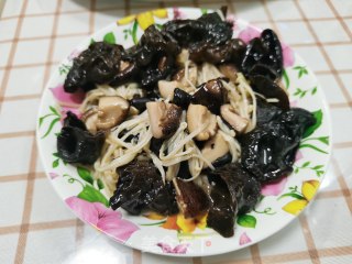 香菇炒木耳的做法步骤：12