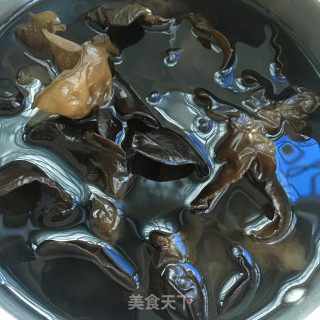 西兰花炒木耳的做法步骤：4