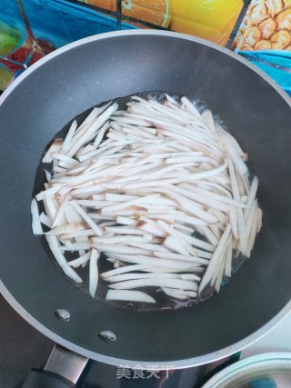 老干妈杏鲍菇的做法步骤：5