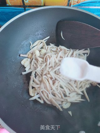 老干妈杏鲍菇的做法步骤：9