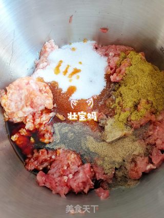 熏豆腐皮肉卷（烤肠味）年夜饭❗️宴客荤凉菜❗️的做法步骤：1