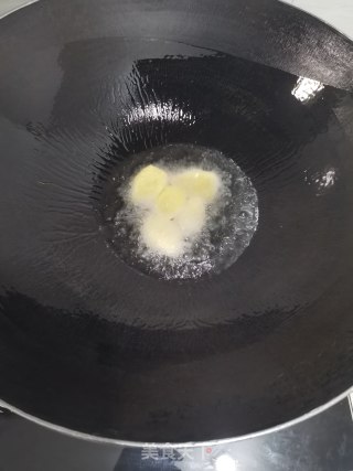 红烧鸭子的做法步骤：1