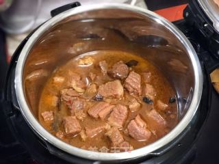 土豆焖牛腩的做法步骤：16