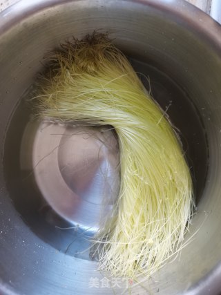 龙须饼的做法步骤：1