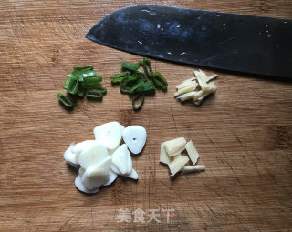 荷兰豆炒虾仁的做法步骤：5